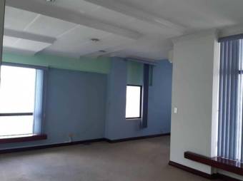 Se vende amplio edificio en Barrio México de San José 25-703