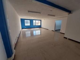 Se vende amplio edificio con uso mixto en Catedral San José 24-1766