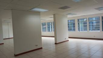 Se alquila local comercial de 404m2 en Oficentro Curridabat 24-945