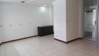 Se alquila local comercial de 404m2 en Oficentro Curridabat 24-945