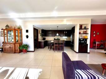 Venta de Casa de 1 Planta en Granadilla Norte de Curridabat.