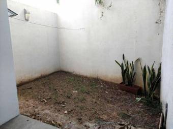 Se vende casa para inversión en Pozos Santa Ana 25-856