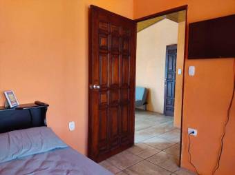 Se vende casa y apartamento en San Antonio Escazú 23-1385