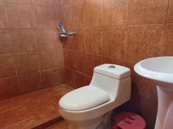 Se vende casa y apartamento en San Antonio Escazú 23-1385