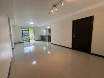 Se vende apartamento en condominio de Brasil Santa Ana 25-606