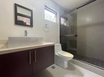 Se vende apartamento en condominio de Brasil Santa Ana 25-606