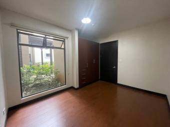 Se vende apartamento en condominio de Brasil Santa Ana 25-606