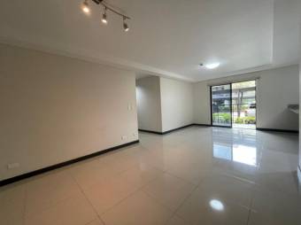 Se vende apartamento en condominio de Brasil Santa Ana 25-606