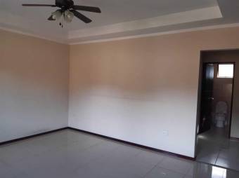 Se vende casa en condominio de Pozos Santa Ana 25-1249