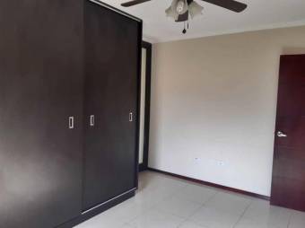 Se vende casa en condominio de Pozos Santa Ana 25-1249