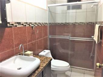 Se vende apartamento amoblado en condominio de Rohrmoser 25-1367