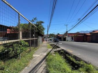 Se vende lote de 2,567m2 con uso comercial en Hatillo 25-973