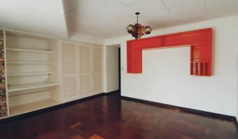 CASA EN VENTA EN PINARES DE CURRIDABAT