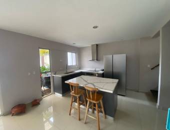 VENTA DE CASA EN CONDOMINIO LOMAS DE MONTES DE OCA