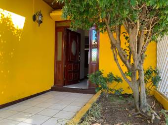 ¡GRAN OPORTUNIDAD! Casa  en Bosques de Doña Rosa La Asunción de Belén, Heredia