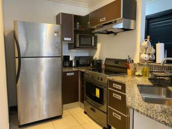 Se alquila moderno apartamento en condominio de Santa Ana 25-1381