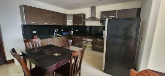 Se vende espacioso apartamento en Mata Redonda San José 25-475