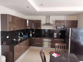 Se vende espacioso apartamento en Mata Redonda San José 25-475