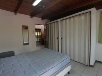 Se vende condominio con 5 apartamentos en Rohrmoser 24-1216