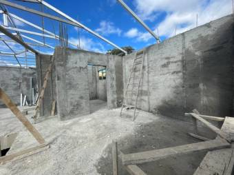 Se vende casa en construcción para estrenar en Ulloa 24-991 