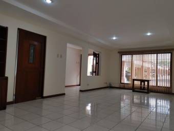 MLS-25-1275 VENTA CASA SAN RAFAEL ESCAZU 