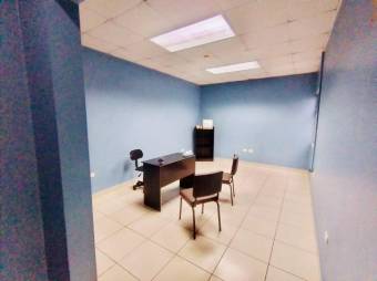 Se vende edificio con 10 oficinas en Heredia Centro 23-758