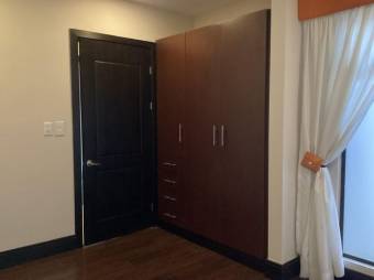 Se vende apartamento en condominio de Brasil Santa Ana 25-506