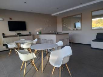 Se vende moderno apartamento en condominio de Rohrmoser 25-644