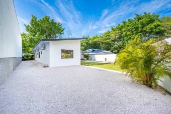 Oasis moderno en La Josefina Casa con piscina lista para mudarse