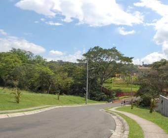 Lots for sale in  the Veredas del Arroyo condominium in Las Vueltas de La Guacima.