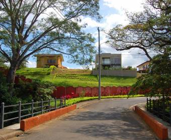 Lots for sale in  the Veredas del Arroyo condominium in Las Vueltas de La Guacima.