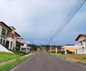 Lots for sale in  the Veredas del Arroyo condominium in Las Vueltas de La Guacima.