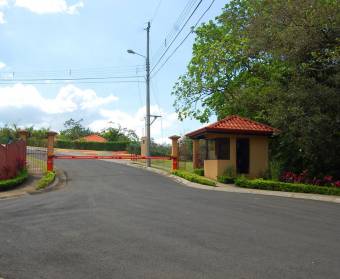 Lote a la venta en el condominio Veredas del Arroyo en Las Vueltas de La Guacima.