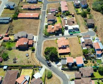 Lots for sale in  the Veredas del Arroyo condominium in Las Vueltas de La Guacima.