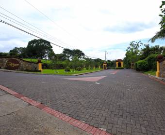 Lotes a la venta en el eco residencial Villas del Arroyo en La Guacima, Alajuela.