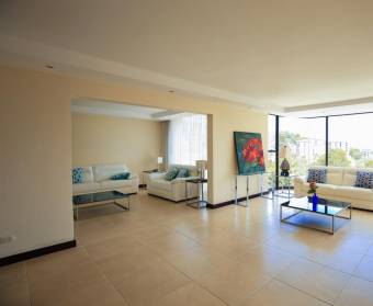 Apartamento a la venta en condominio en Bello Horizonte, Escazú.