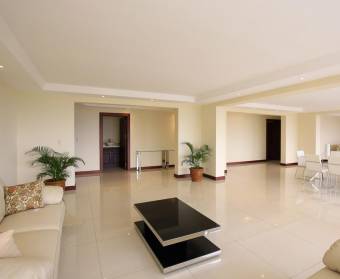 Apartamento a la venta en condominio en Bello Horizonte, Escazú.