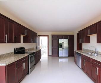 Apartamento a la venta en condominio en Bello Horizonte, Escazú.