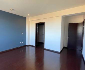 Apartment for sale in a condominium located in Sabana, Mata Redonda.