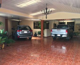 House for sale in Altamira residential area in the center of La Guacima, Alajuela.