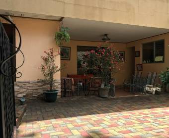 House for sale in Altamira residential area in the center of La Guacima, Alajuela.