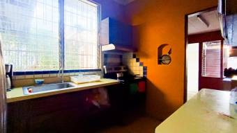 Se vende espaciosa casa con patio en Zapote San José 25-66 Se vende espaciosa casa con patio en Zapote San José 25-66