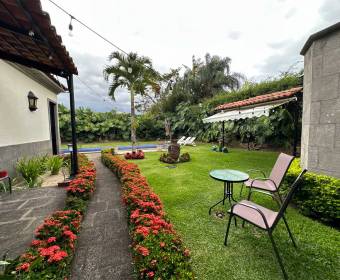 Casa a la venta en condominio La Cañada, San Rafael de Alajuela.