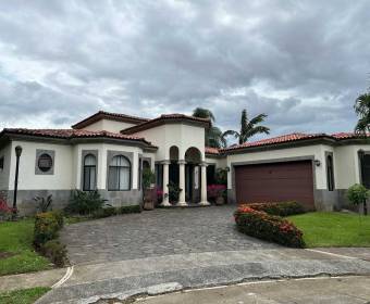 Casa a la venta en condominio La Cañada, San Rafael de Alajuela.