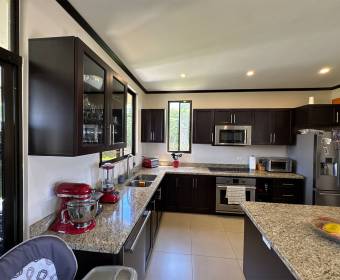 Casa a la venta en condominio Hacienda Espavel en Las Vueltas de La Guacima.