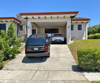 Casa a la venta en condominio Hacienda Espavel en Las Vueltas de La Guacima.