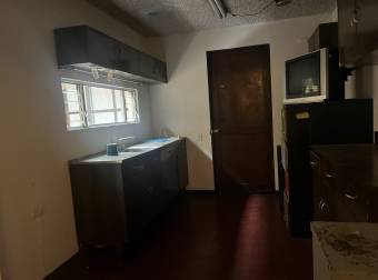 VENTA DE EDIFICIO CON LOTE CON 2 CASAS, BARRIO GONZÁLEZ LAHMANN