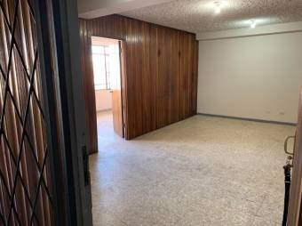 Se vende edificio de 4 plantas en Hospital San José 23-2335