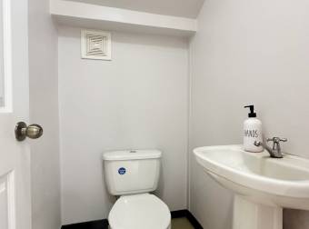 HOUSE FOR SALE IN ALAJUELA, PANORAMIC VIEW.