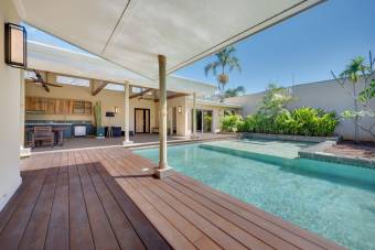  Casa nueva de lujo con piscina y 4 habitaciones cerca de Playa Tamarindo